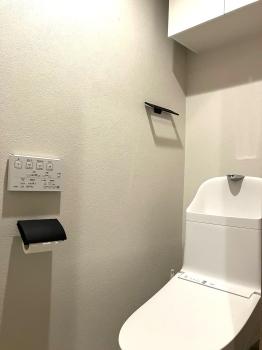 室内（トイレ）　温水洗浄便座付き