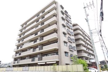 南東方向からの外観