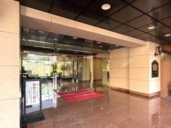 ホテルライクな雰囲気の、品格あるエントランス