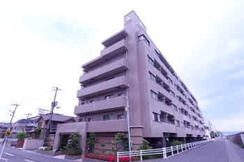 ２００１年完成・総戸数３６戸のマンションです