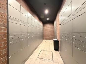 各住戸専用の宅配ボックスがございます。