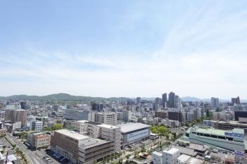 南側バルコニーからの眺望（眺望は永久に保証されるものではありません）