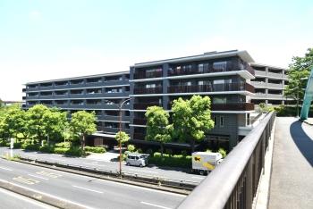 2009年1月建築、総戸数105戸のマンション