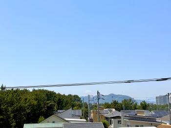 晴れた日には遠くに雄大な富士山を望める開放的なロケーション