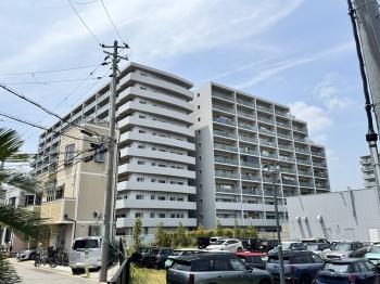 総戸数１５６戸　２００５年２月築のマンションです。