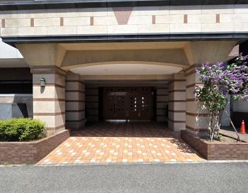 マンションエントランス