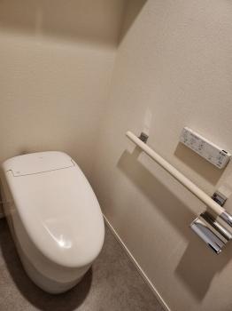 手洗いカウンター付きトイレ