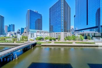 芝浦運河を望むキャナルビューの住戸（眺望は永続的に保証されません）