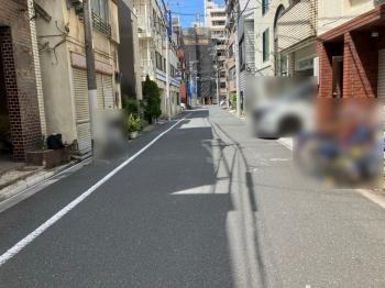前面道路南側より北側方面を撮影