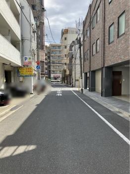 前面道路北側より南側方向を撮影