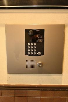 オートロック付きでセキュリティ面に配慮されています