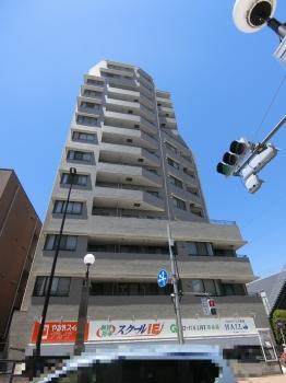 物件南東側からの外観