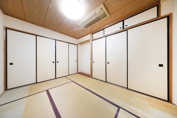 押入・天袋付きで収納豊富な和室