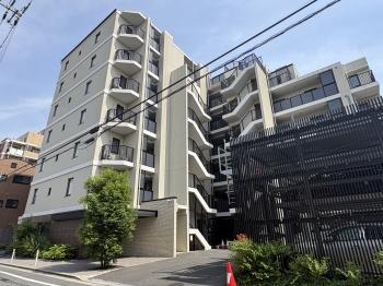 2020年7月築の総戸数48戸のマンションです。