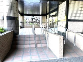 エントランス　スロープあり