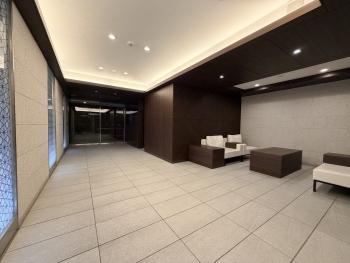 居住者様、来客者様のくつろげるソファがございます。