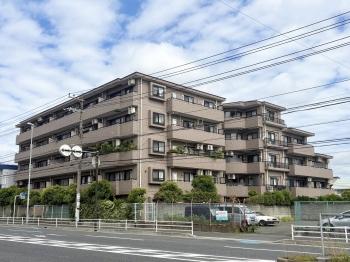 街と自然に調和する、外観デザイン
