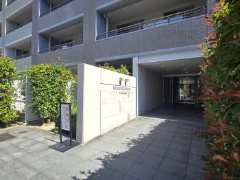 エントランスアプローチ（南側）