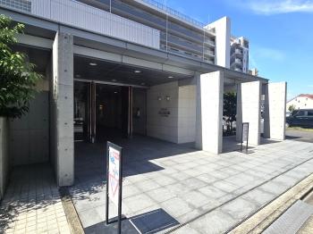 エントランスアプローチ（北側）
