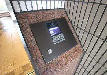 オートロック完備で防犯面も安心です