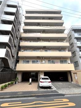 東側より建物外観