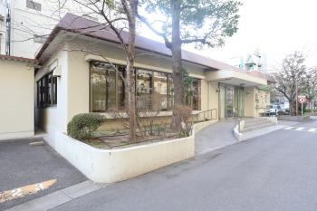 敷地内西側の集会室です