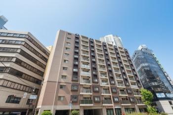 地上11階建ての建物外観です。