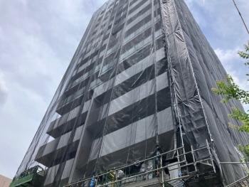 建物外観（修繕工事中）