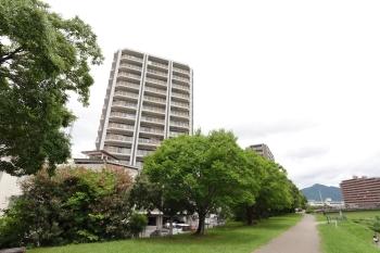 三井不動産株式会社が分譲したパークホームズシリーズのマンションです