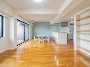 開放感あふれる明るいLDK、会話が弾むカウンターキッチンも魅力です