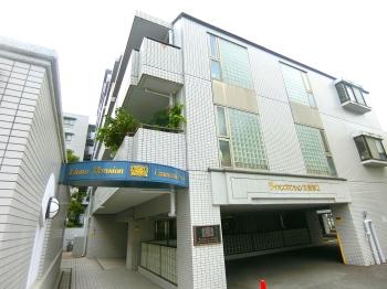 マンション外観です。