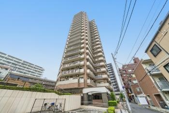 １９９９年９月竣工のタワー型マンションです。
