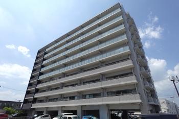 南東方向からの外観