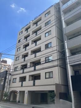 南西側からの外観