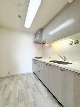 使い勝手の良いシステムキッチン