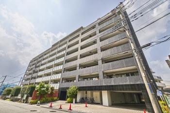 総戸数97戸　地上8階建マンション