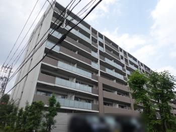 マンション外観 ショッピングセンターの利便性がございます マンション外観 ショッピングセンターの利便性がございます