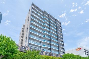 マンション南東側からの外観