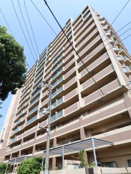 地上１５階建て、１３階部分のお部屋です。