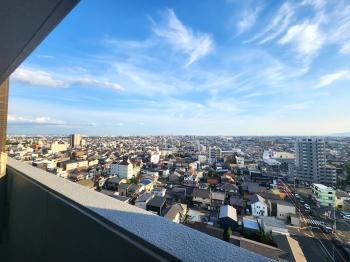 南西側バルコニーからの眺望（眺望は永続的に保証されるものではありません）