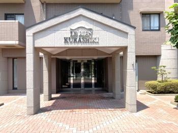 マンション入り口前のポーチ