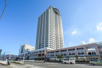 現地外観／2004年9月築、総戸数308戸の免震構造タワーレジデンス