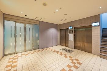 エレベーターは２基