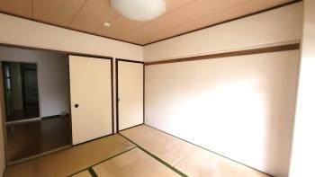 バルコニー側和室