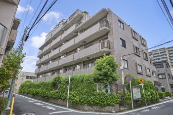 南東側から撮影した外観写真