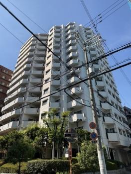 地上14階建ての建物外観です。