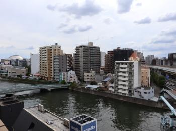 バルコニーから南西方面の眺望。（眺望は永続的に保証されるものではありません）