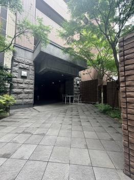 エントランス前