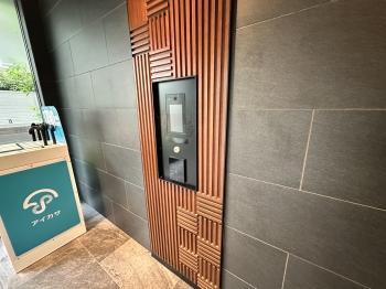 TVモニター付きオートロック、開錠はタッチレスのTebraキー採用