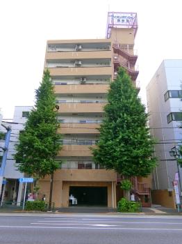地上8階建て、総戸数27戸のマンション